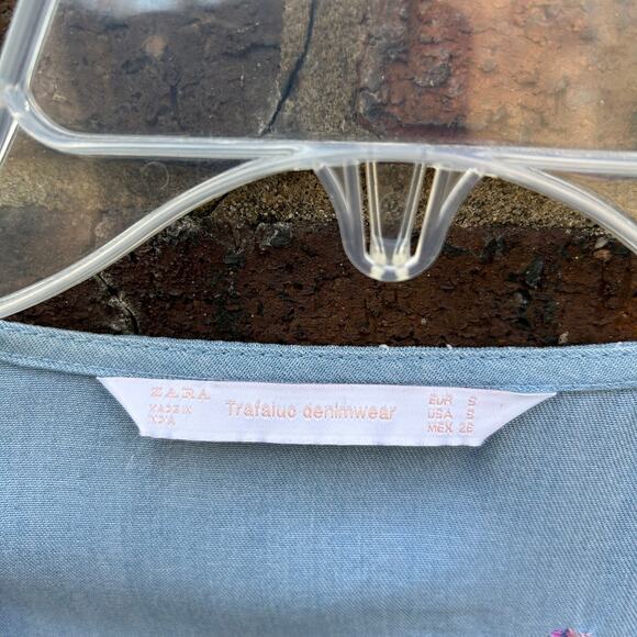 Zara Trafaluc Denimwear Floral Embroidered Kimono Light Denim Button Tie Small - Picture 9 of 16